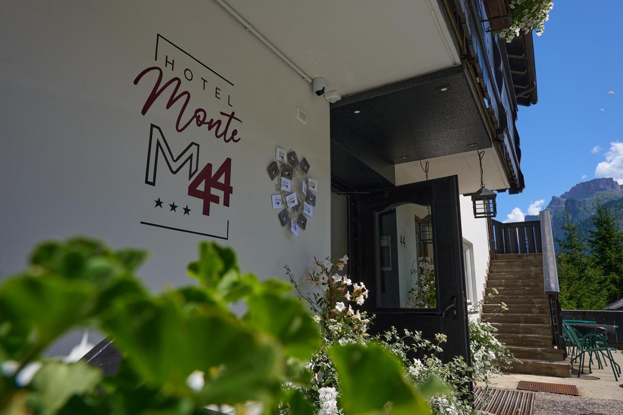 Hotel Monte44 塞尔瓦迪加尔代纳山谷 外观 照片